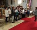 Bild: ksi
Der Kirchenchor Dürnsricht-Knölling unter Leitung von Martina Neubauer gestaltete den Kreuzweg gesanglich mit.