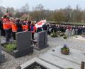 Bild: rn
Zahlreiche BRKler, darunter auch Vertreter des Kreisverbands, nehmen bei der Beerdigung Abschied von Siegfried Luber.