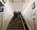 Archivbild: Petra Hartl
Einst als wichtiges Hilfsmittel für die Reisenden angepriesen, sind die Gepäckbänder inzwischen wieder aus dem Amberger Bahnhof verschwunden. Es fehlen die Ersatzteile, so die Begründung der Bahn.