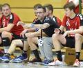 Bild: Hubert Ziegler
Beim letzten Spiel saß er bereits auf der Bank, diesmal vertritt Sven Wirth (dunkles Shirt) interimsmäßig den verhinderten Sulzbacher Trainer
Christian Rohrbach.