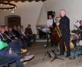 Bild: wro
Albert Dotzler (Kontrabass), Juri Smirnov (Saxofon), Thomas Stock (Schlagzeug) und Wolfgang Dotzler (Gitarre) spielen seit 25 Jahren zusammen und nennen sich „Desafinado“.