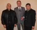 Bild: faa
Jeff Beer (links), Präsident des Rotary-Clubs Stiftland, gewann den Berliner Arzt Jan Matussek (Mitte) für eine Info-Veranstaltung in der Burg Falkenberg. Foundation-Beauftragter Hubert Rustler (rechts) organisierte den Vortrag.