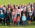 Bild: tu
Der Jubilar mit seiner Familie, den Vertretern der politischen und der kirchllichen Gemeinde, den Vereinsfunktionären und mit Weggefährten von Walbrunn aus Politik, Wirtschaft, Ämterbereich sowie Kultur.