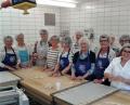 Bild: rgr
Frauen des Katholischen Frauenbundes haben Osterbrote geformt.