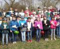 Bild: u
Lauter strahlende Gesichter: Alle 44 Viertklässler der Grundschulen Hirschau und Ehenfelder haben die Radfahrprüfung bestanden. Dazu gratulieren (von rechts): Praktikant Fabian Freitag, Konrektorin Susanne Kasberger, die Polizeibeamten Horst Strehl und Harald Heselmann, Lehrer Alois Feyrer sowie (hintere Reihe) Sparkassenleiter Dominik Merkel (ab Zweiter von rechts) und Verkehrswacht-Vorsitzender Hubert Ritz.