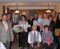 Bild: Susanne Forster
Der Jubilar Engelbert Lippert und Ehefrau Franziska (vorne), mit Gratulanten der Freiwilligen Feuerwehr Großkonreuth, des Obst- und Gartenbauvereins Großkonreuth, zweitem Bürgermeister Walter Frank, Pfarrer Charles Ifemeje sowie seinen Kindern, Enkeln und Urenkel Louis.
