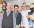 Bild: agr
Zweite Bürgermeisterin Margit Reichl (Dritte von rechts) gratulierte Rudolf Schmid (Mitte) zum Geburtstag. Auch die Kinder und vier Enkelkinder wünschten alles Gute.