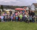Bild: rw
Die Anwohner haben selbst angepackt und ihren "Lauserbühl-Spielplatz" wieder auf Vordermann gebracht. Viele Kinder kamen zur Osterhasen-Aktion der Spielplatzvereinigung und nahmen die instand gesetzten Spielgeräte in Beschlag.