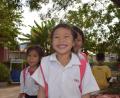 Bild: exb
Wer kann diesem fröhlichen Grinsen schon widerstehen? Die Besucher des Teeniechor-Konzerts am Sonntag, 28. April, hoffentlich nicht. Das Ensemble hofft auf viele Spenden für den guten Zweck. Die Kinder aus Laos, die die von der Stiftung unterstützten Schulen besuchen, haben später gute Chancen auf eine gute Zukunft.