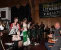 Bild: frd
Den Beifall haben sich die Akteure des Singspiels beim Pertolzhofener Starkbierfest wieder verdient. Die Gesangs- und Musikeinlagen zur Abrundung der Handlung sind immer wieder durch das Publikum honoriert worden.