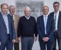 Bild: exb
Die Conrad-Sportförderung hat ihren Vorstand neu gewählt (von links): Hermann Schlosser, Rudolf Stepper, Klaus Conrad, Günter Simmerl und Bürgermeister Hermann Falk.