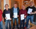 Bild: jr
Langjährige Mitglieder zeichnete der ESC Pleußen bei seiner Jahresversammlung aus. Im Bild (von links) Vorsitzender Stefan Grillmeier, Georg Stark, Markus Stark, Hans Weis und Thomas Klein.
