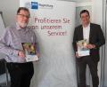 Bild: Bühner
Betriebsberater Gerhard Ertl (links) und IHK-Geschäftsstellenleiter Florian Rieder erläutern das neue Programm der Gründerseminare 2019.