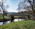 Bild: pml
Die marode Radfahrerbrücke über die Fichtelnaab bei Trautenberg wird noch in diesem Frühjahr/Sommer erneuert. Auch der Fichtelnaab-Radweg, der von hier zur KTB weiter verläuft, wird gleichzeitig ausgebaut. Für die Zeit der Bauarbeiten wird eine Ausweichroute des Radwegs ausgeschildert.