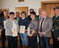 Bild: frd
Gauschützenmeister Manfred Muck, Dritter Bürgermeister Peter Forster und Schüt-zenmeister Manfred Becher (von rechts) gratulierten den für langjährige Mitgliedschaft Geehrten und dankten ihnen für die Treue zum und ihre Arbeit für den Verein.