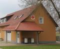 Bild: ral
Das Rot-Kreuz-Haus in der Mitte Schmidgadens stellt die BRK-Bereitschaft immer wieder gerne den Dorfvereinen für ihre Feste zur Verfügung.