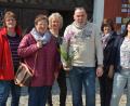 Bild: jr
Über den Konnersreuther Gasthof „Weißes Ross“ informierte sich der Tourismusförderverein Mitterteich. Im Bild (von links) Martha Eckert, Vorsitzende Gerlinde Lang, Kathrin Burger, Wirt Hugo Schiml, Irmgard Grillmeier und Gabi Bleistein (Tourist-Info Mitterteich).