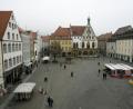 Bild: Daniel Karmann
Blick über den Marktplatz und auf das Rathaus in Amberg. Vier Flüchtlinge hatten in der Stadt wahllos Passanten geschlagen.
