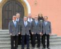 Bild: sis
Die Jubilare des Männergesangvereins Schwend: (vorne, von links) Klaus Zeisig (25 Jahre), Konrad Kopp (70 Jahre), Reinhard Müller (25 Jahre), Andreas Schötz (60 Jahre), (hinten, von links) Vorsitzender Werner Prügel, Hans Sieß (40 Jahre) und Bürgermeisterin Brigitte Bachmann.