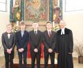 Bild: njn
Pfarrer Christoph Zeh (rechts) mit den Konfirmanden Felix Lau, Jakob Prölß, Jakob Tretter und Aron Steiner.