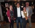 Bild: krb
Ursel Wiechert (links) präsentiert eine Sonderausstellung mit dem Thema "Verklungen Horn und Geläut". Thomas und Sita Holfeuer haben hierfür Exponate von Hans Walbert zur Verfügung gestellt. Bürgermeister Rupert Troppmann (rechts) freut sich über die gelungene Ausstellung.