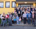 Bild: rdh
Willibald Sladky, Wanderwart des OWV Thanhausen (hinten, Zweiter von links), bereitete für die Emmauswanderung eine Schnitzeljagd rund um Thanhausen vor. Er freute sich über die große Anzahl der Wanderer.