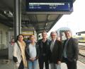 Bild: Hirsch
Ekin Deligöz, Franziska Wünsch, Tina Winklmann, Rudi Sommer und Stefan Schmidt (von links) drängen auf den raschen Ausbau der Strecke von München über Schwandorf nach Prag.