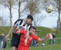 Bild: ref
Maximilian Ferstl (links, Szene aus der Partie in Ensdorf) ist für das Heimspiel des 1. FC Schwarzenfeld gegen den FC OVI-Teunz noch fraglich.