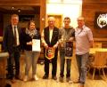 Bild: exb
Bei der Ehrung der erfolgreichen Mitglieder des Geflügelzuchtvereins (von links): Bürgermeister Michael Göth, Christa Sperber, Ernst Lauerer, Bastian Hammer und Vorsitzender Joachim Hagen.