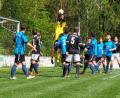 Bild: axs
Torwart Tobias Siegert, der hier per Faustabwehr klärt, bot beim 4:3-Erfolg des FC Tirschenreuth in Katschenreuth eine starke Leistung.