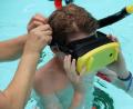 Bild: upl
Eintauchen in eine digitale Welt: Im Kurfürstenbad durften die Besucher am Samstag das Schnorcheln mit VR-Brillen ausprobieren.