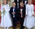 Bild: lgc
Pater Adrian Kugler mit den Erstkommunionkindern nach dem Festgottesdienst in der Pfarrkirche St. Luzia.