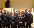 Bild: jma
Die Prüflinge mit Kommandant Andreas Kneidl (links), KBM Reiner Kopp (2.v.links), KBI Wolfgang Schwarz (3.v.links) und Schiedsrichter Markus Wittmann (rechts).