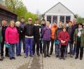 Bild: mmj
Vom Bauhof aus starteten zur Aktion "Saubere Landschaft" die freiwilligen Helfer, denen Bürgermeisterin Birgit Höcherl (rechts) für ihre Bereitschaft, Müll in den Fluren zu sammeln, dankte.