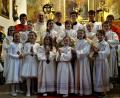 Bild: arw
Für acht Mädchen und vier Buben ist es in der Expositurgemeinde St. Salvator ein besonderer Tag. Sie bekommen erstmals das "Brot des Lebens".