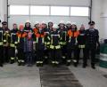 Bild: rod
Als eine der ersten Feuerwehren im Landkreis Neustadt/WN überhaupt absolvieren mit Erfolg elf junge Brandschützer aus Tremmersdorf die Abschlussprüfung der Modularen Truppausbildung. Somit ist der Weg für weiterführende Lehrgänge für die Nachwuchskräfte frei.