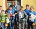 Bild: dl
Die Gaumeister mit Lichtgewehr und -pistole (von links): Tobias Dietl, Stefan Kiener, Andreas Uschold, Noah Schüller, Michael Herrmann, Josef Berger, Wolfgang Uschold mit Gaujugendleiterin Martina Herrmann.