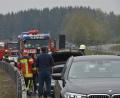 Bild: dob
Mehrere Fahrzeuge der Feuerwehren aus Vohenstrauß und Pleystein rückten zu einem vermeintlichen Pkw-Brand auf der Bundesautobahn in Fahrtrichtung Tschechien aus.