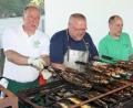 Bild: R. Kreuzer
Frische Makrelen auf dem Grill gebrutzelt sind der Renner.