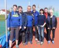 Bild: jma
Nach Eschenbach lädt der Kreisverband Oberpfalz-Nord des Bayerischen Leichtathletikverbandes zu einer Info-Sitzung. Mit dabei sind: (von links) Sabine Schnurrer (TBJ Wiesau), Hermann Müller (TV Amberg), Klaus Meier (TB Weiden), Robert Schießlbauer (ESV Amberg), Heike Gmeiner (Förderverein Oberpfälzer Leichtathletik), Martin Puff (TV Vohenstrauß) und Kreisvorsitzende Hannelore Ott (SC Eschenbach). Kreisvorsitzende.