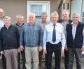 Bild: dob
Gerhard Kiesl (Dritter von rechts) steht weiterhin an der Spitze der Krieger- und Reservistenkameradschaft Altenstadt. Neben den Neuwahlen standen aber auch Ehrungen verdienter Mitglieder an.