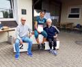 Bild: jma
Die Brasilianerin Gilailce Trigneino de Assis (Mitte, daneben ihr Trainer) nahm an der Bahneröffnung in Eschenbach teil, Veranstalterin Hannelore Ott freute sich.