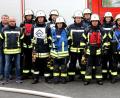 Bild: mef
Unter den Augen von drei Schiedsrichtern absolvieren die Mitglieder der Flosser Feuerwehr die Leistungsprüfung.