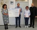 Bild: heb
500 Euro spendete der Kath. Frauenbund an die Deutsche Knochenmarkspende (von links): Vorsitzende Olga Luft, Thomas Schiffmann von der DKMS, 2. Vorsitzende Lisa Schröpf und Stadtpfarrer Georg Flierl.
