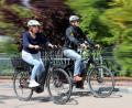 Bild: Gerhard Götz
Mit dem E-Bike geht es nicht nur flott in der Ebene, auch die Hügel im Oberpfälzer Wald sind dann weit weniger mühsam. Dem neuen Trend kommt eine Radkarte entgegen, die Tourenvorschläge der Akku-Reichweite angepasst und sämtliche Ladestationen verzeichnet hat.