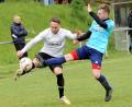 Bild: heh
Der TSV Konnersreuth (rechts Christoph Franz) hat durch die 1:2-Niederlage beim direkten Konkurrenten VfB Arzberg (links Sebastian Göcking) den Kampf um Relegationsplatz zwei in der Kreisliga Süd verloren.