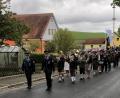 Bild: sns
Kreisbrandmeister Ferdinand Duscher (links) und Kommandant Sandro Reimer führten den Kirchenzug zum Festgottesdienst an