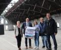 Bild: fphs
Egal ob leer oder voller Menschen, die Glasschleif beeindruckt durch ihre Architektur. Das vielen Menschen zu zeigen, haben sich Susanne Menzel, Oberbürgermeister Oliver Weigel, Daniela Pöhlmann, Ute Schlöger und Alexander Rieß von der Stewog vorgenommen. Sie freuen sich auf das Programm für den „Tag der Städtebauförderung“ am 11. Mai.
