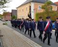 Bild: hai
Mit Fahnenabordnungen ziehen die Feuerwehren aus Speichersdorf, Kirchenlaibach und Zeulenreuth zur Dreifaltigkeitskirche.