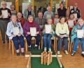 Bild: sön
Die sportlichen Senioren legen sich bei der Kegel-Olympiade in Ensdorf gewaltig ins Zeug. Das Team aus Hirschau belegt Platz eins vor Kastl, Vilseck und Ensdorf.